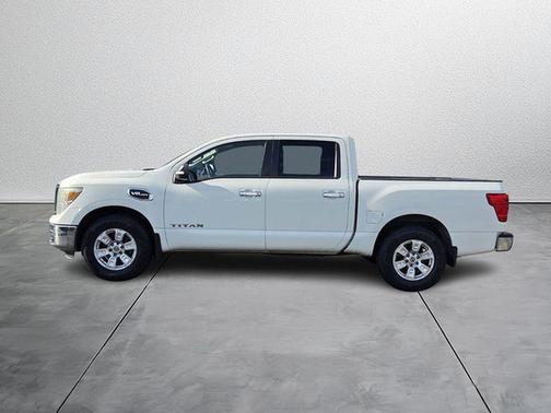 2017 Nissan Titan SV