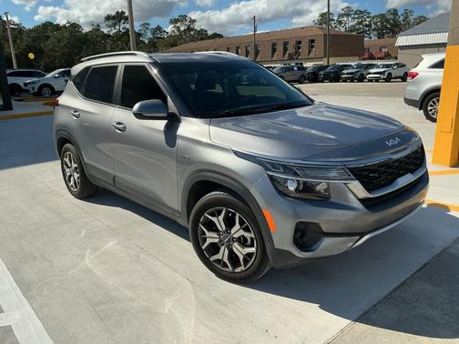 2022 Kia Seltos EX
