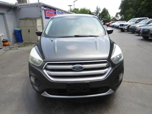 Gray 2017 Ford Escape SE