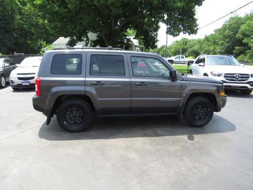 Gray 2016 Jeep Patriot Sport