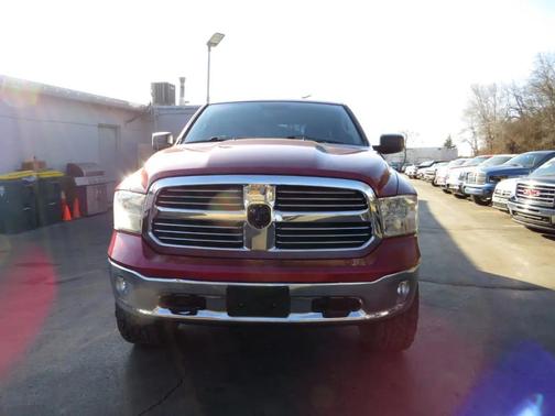2014 RAM 1500 4WD Crew Cab 140.5'' Big Horn