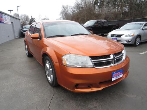 2011 Dodge Avenger 4dr Sdn Lux