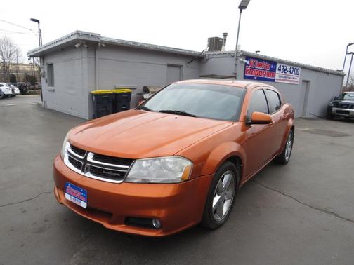 2011 Dodge Avenger 4dr Sdn Lux