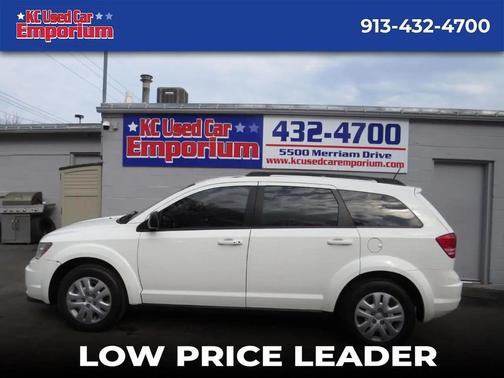 White 2018 Dodge Journey SE
