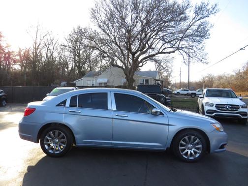 2013 Chrysler 200 Touring