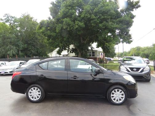 2013 Nissan Versa 1.6 S