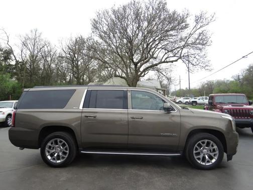 Gold 2016 GMC Yukon XL SLT