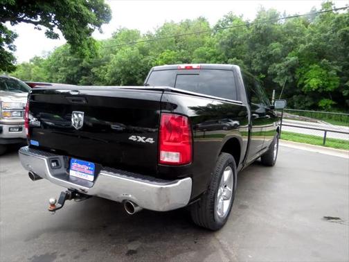 2014 RAM 1500 4WD Crew Cab 140.5'' Big Horn