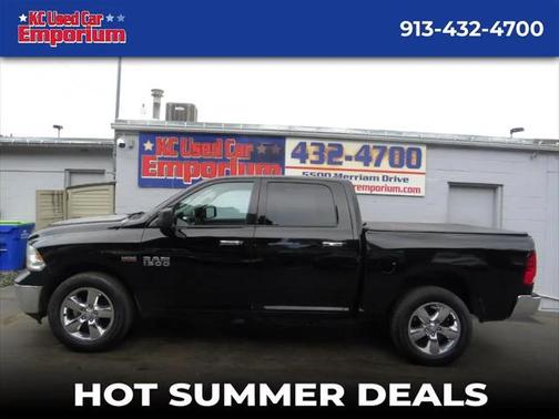 2014 RAM 1500 4WD Crew Cab 140.5'' Big Horn