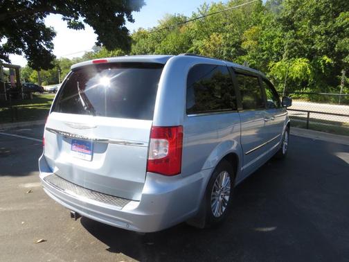 2013 Chrysler Town & Country Touring-L