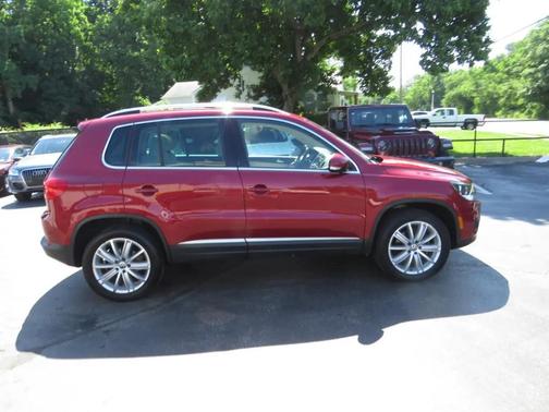 Red 2012 Volkswagen Tiguan SEL