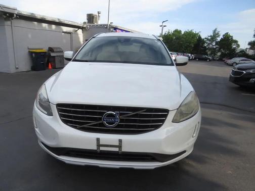 White 2016 Volvo XC60 T5 Drive-E Premier