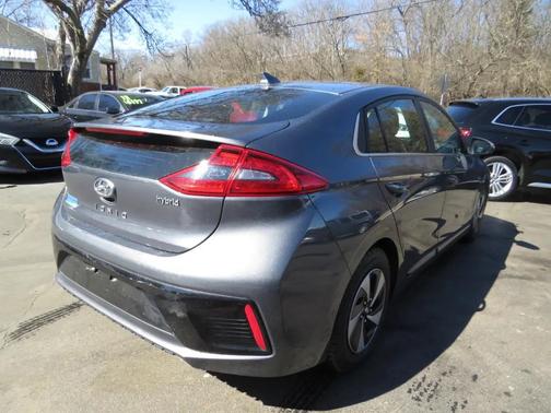 2019 Hyundai IONIQ Hybrid SEL