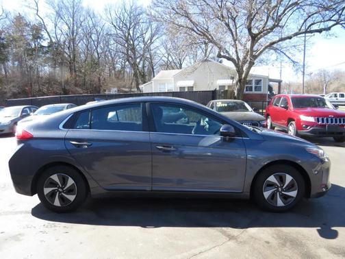 2019 Hyundai IONIQ Hybrid SEL