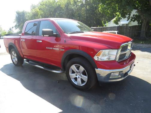 2011 Dodge Ram 1500 4WD Crew Cab 140.5'' Big Horn