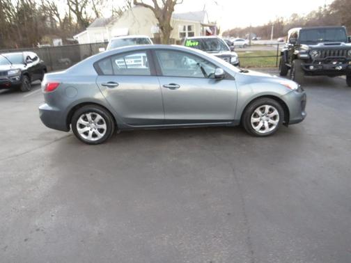 2013 Mazda Mazda3 i Sport