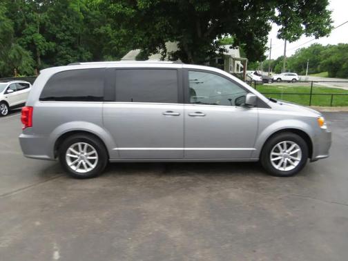Silver 2018 Dodge Grand Caravan SXT