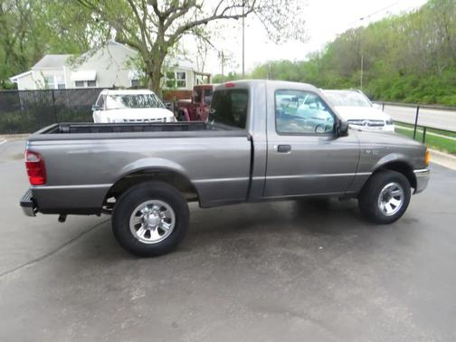 Gray 2004 Ford Ranger XL