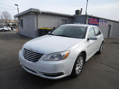 2013 Chrysler 200 LX