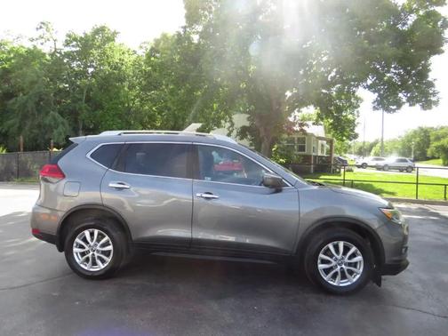 Gray 2017 Nissan Rogue SL