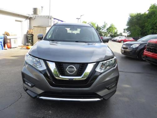 Gray 2017 Nissan Rogue SL
