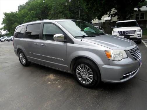 2014 Chrysler Town & Country Touring-L
