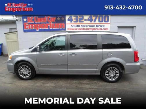 2014 Chrysler Town & Country Touring-L
