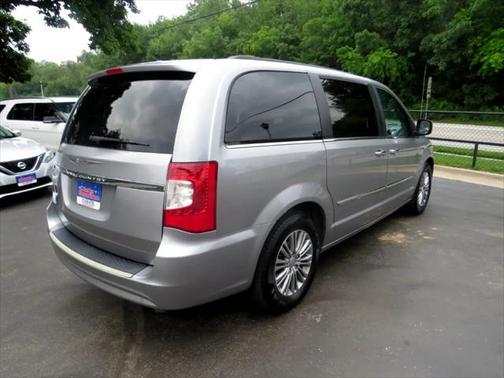 2014 Chrysler Town & Country Touring-L