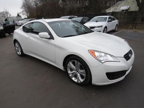 2011 Hyundai Genesis Coupe 2.0T Premium
