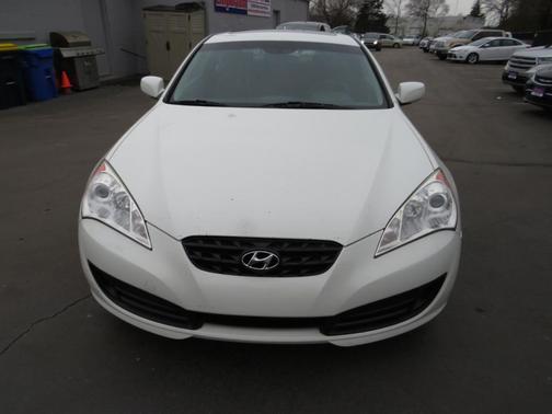 2011 Hyundai Genesis Coupe 2.0T Premium