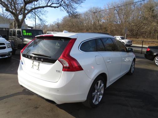 2017 Volvo V60 T5 Premier