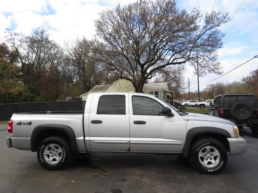 2005 Dodge Dakota SLT Quad Cab