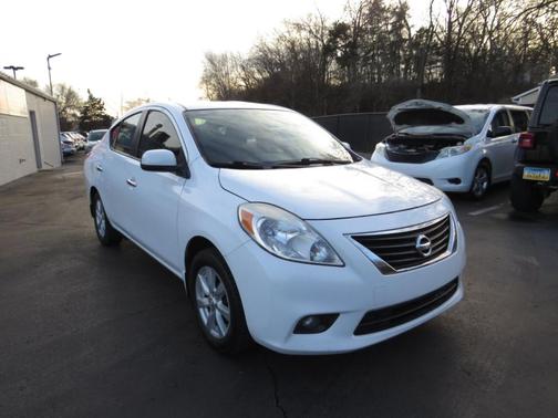 2013 Nissan Versa 1.6 SL