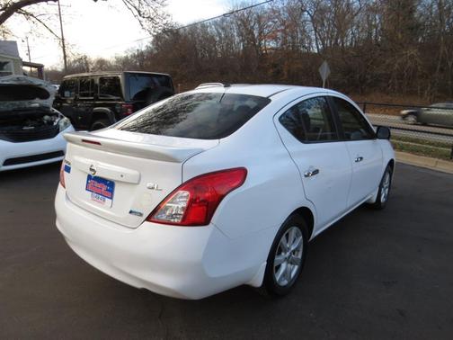 2013 Nissan Versa 1.6 SL