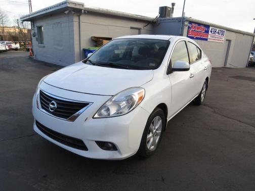 2013 Nissan Versa 1.6 SL