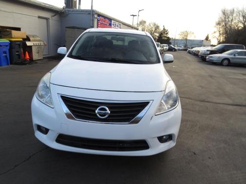 2013 Nissan Versa 1.6 SL