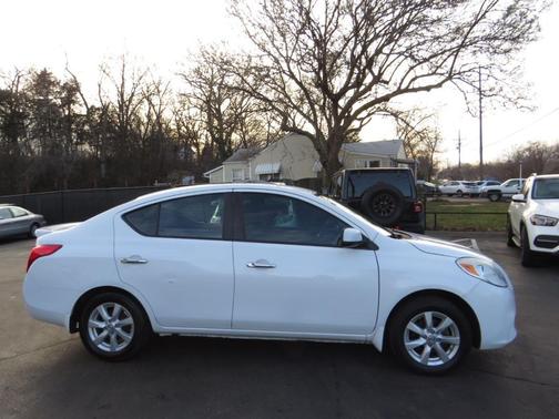 2013 Nissan Versa 1.6 SL