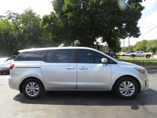 2017 Kia Sedona L