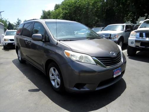 2013 Toyota Sienna LE