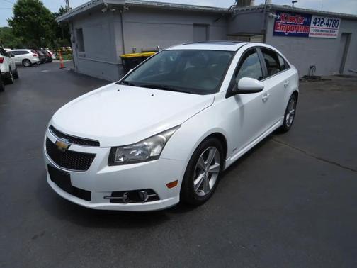 White 2013 Chevrolet Cruze 2LT