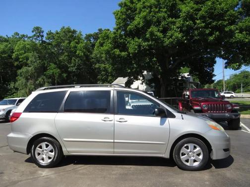 Silver 2010 Toyota Sienna CE