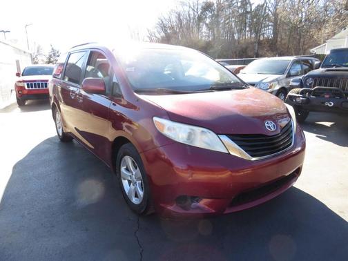 2011 Toyota Sienna LE