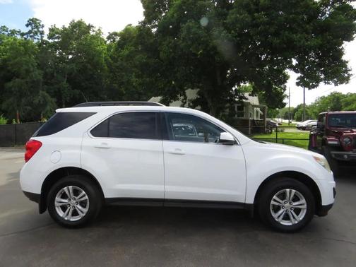White 2010 Chevrolet Equinox LT