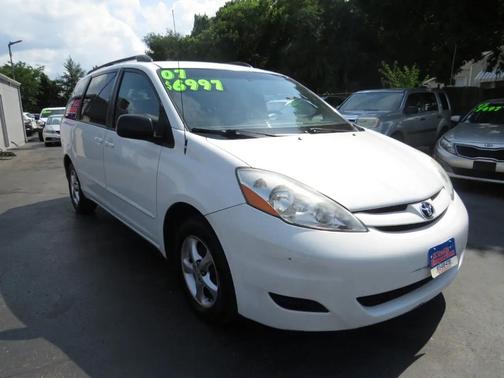 White 2007 Toyota Sienna CE