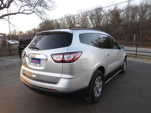 2017 Chevrolet Traverse 2LT