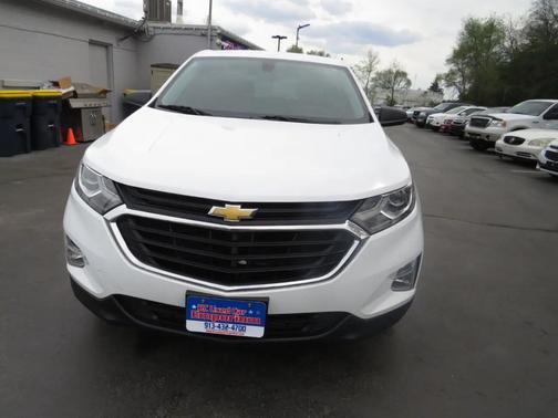 White 2018 Chevrolet Equinox L
