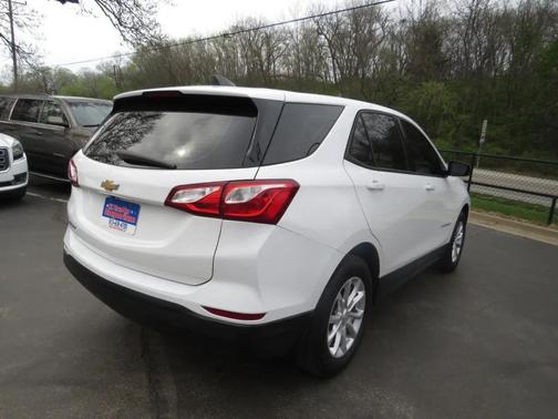 White 2018 Chevrolet Equinox L