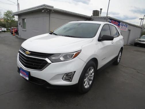 White 2018 Chevrolet Equinox L