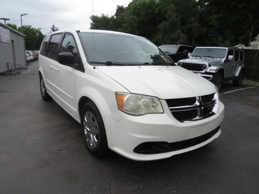 White 2013 Dodge Grand Caravan SE