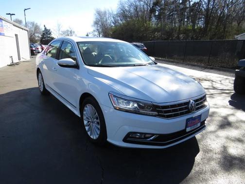 2016 Volkswagen Passat 4dr Sdn 1.8T Auto SE